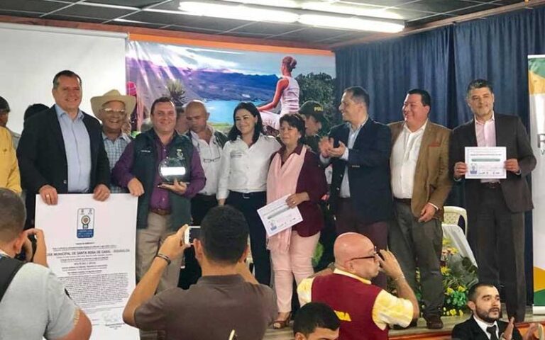 camara-comercio-santa-rosa-cabal-destino-entrega-certificado-destino-sostenible-003-800x500